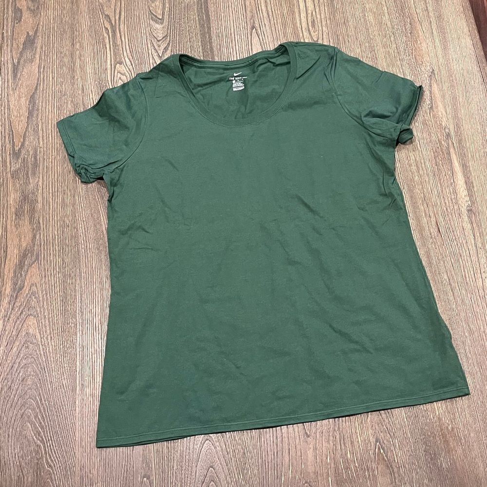 NWOT Nike Womens T-Shirt Crewneck Short Sleeve Athletic Fit Cotton Green Size XL